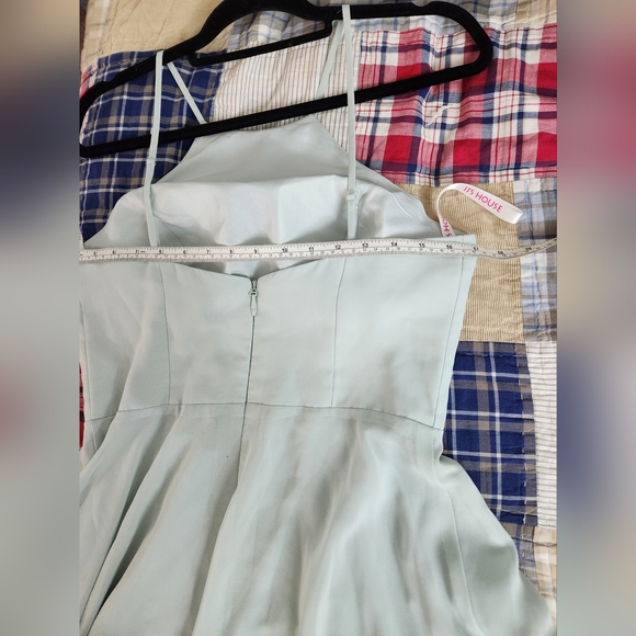 JJ'S HOUSE EVENING GOWN - Picture 6 of 10